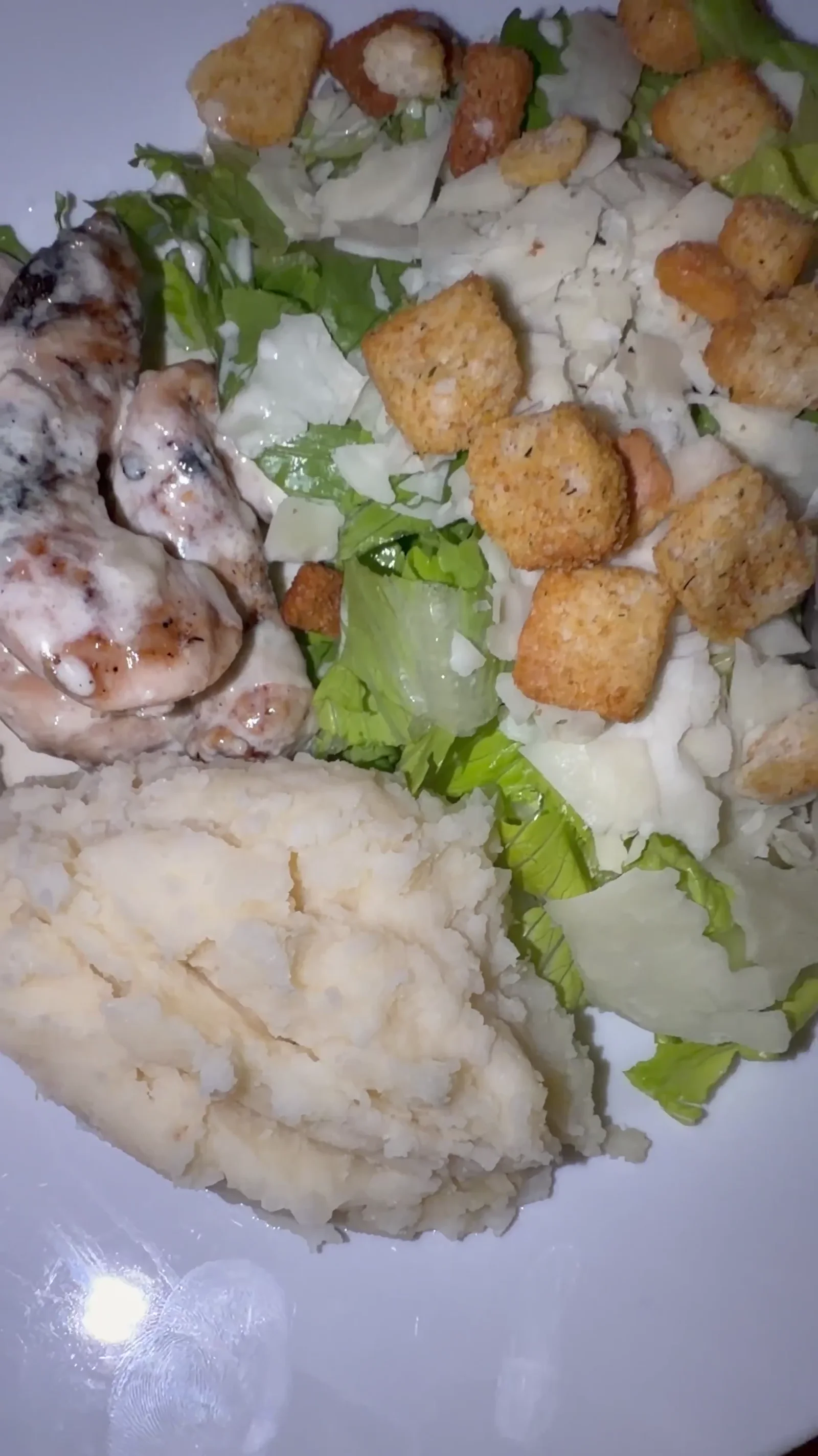 Cracked conch with island sides