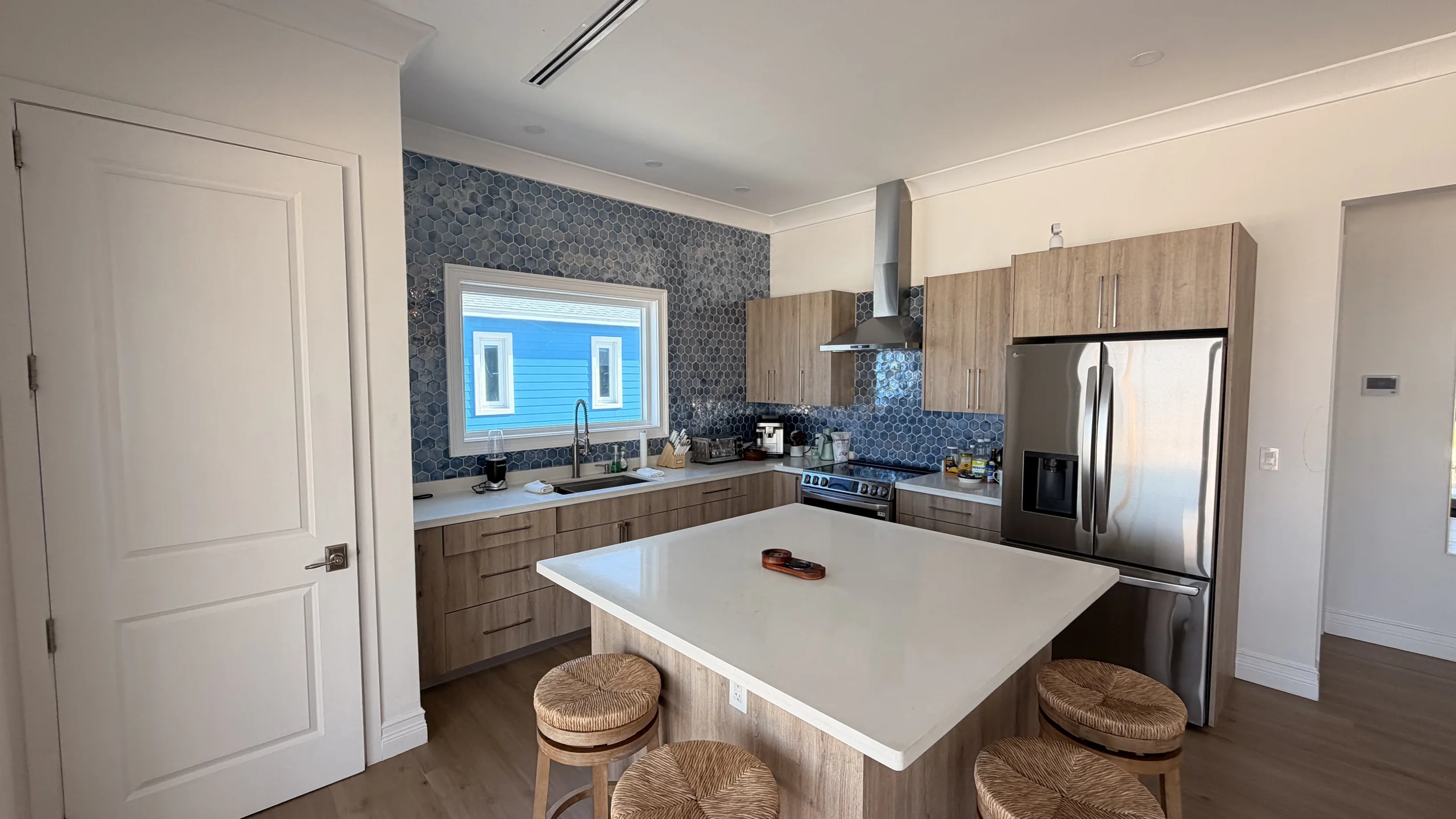 An Oceanfront Villa at Coconut Bay, photo 3